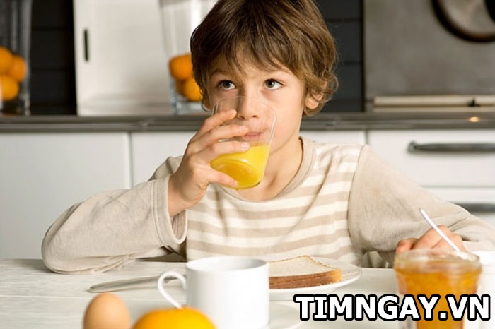 Cho trẻ uống nước cam khi nào? Tác dụng của nước cam với trẻ 1