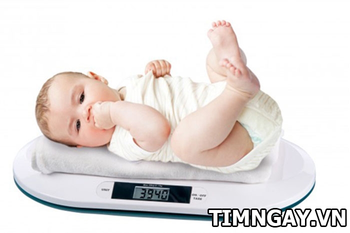 Mẹ làm gì khi trẻ sơ sinh tăng cân chậm? Cách theo dõi cân nặng của bé 1