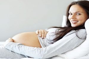 Muốn con khỏe mạnh cẩn thận tư thế nằm khi mang thai